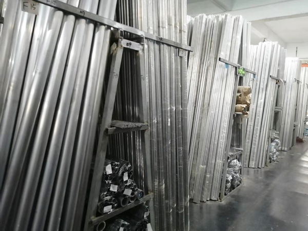 鋁棒倉(cāng)庫(kù)